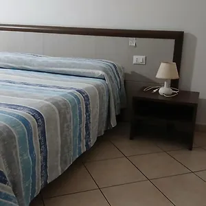Bed & Breakfast Domo - Guest-house Il Nespolo Fiorito, Orosei